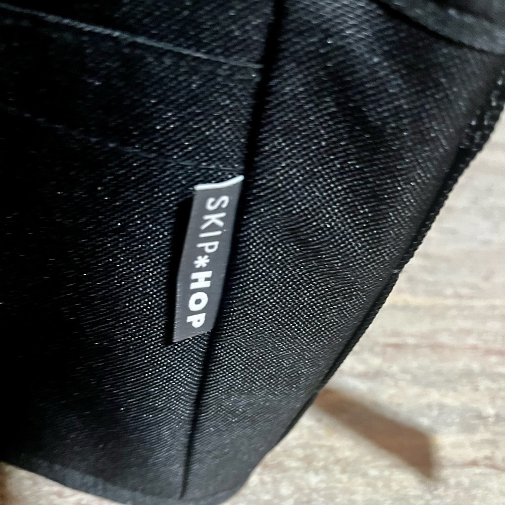 NWOT Skip Hop Black Bag - Picture 3 of 16